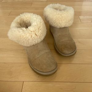 UGG Bailey Button II